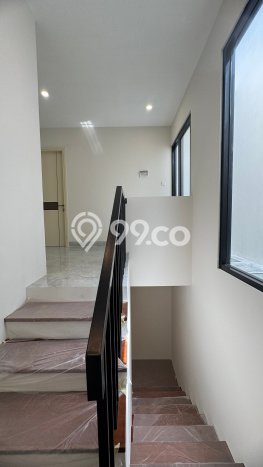 Dijual Rumah Mewah Elegan Dengan View Cantik di Citraland, Surabaya Dijual Rumah Mewah Elegan Dengan View Cantik di Citraland, Surabaya