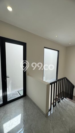 Dijual Rumah Mewah Elegan Dengan View Cantik di Citraland, Surabaya Dijual Rumah Mewah Elegan Dengan View Cantik di Citraland, Surabaya