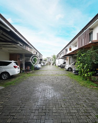 Rumah Modern Cantik 3 KT Bisa Langsung Pindah di Pesanggrahan Rumah Modern Cantik 3 KT Bisa Langsung Pindah di Pesanggrahan
