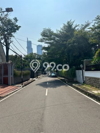 Lokasi strategis! Rumah siap huni disewakan di Menteng LB 600m2 Lokasi strategis! Rumah siap huni disewakan di Menteng LB 600m2