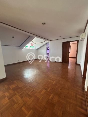 Lokasi strategis! Rumah siap huni disewakan di Menteng LB 600m2 Lokasi strategis! Rumah siap huni disewakan di Menteng LB 600m2