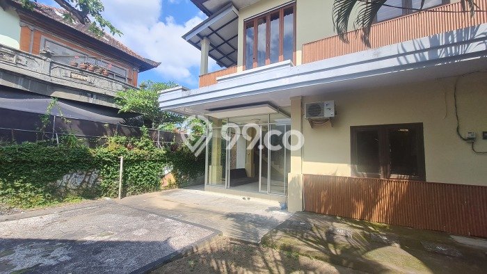 Rumah Disewakan Badung LT 300m2 LB 200m2 Area Kerobokan Rumah Disewakan Badung LT 300m2 LB 200m2 Area Kerobokan