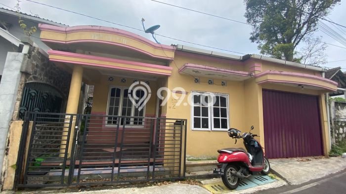 Dijual Rumah 3 Kamar Lokasi Ideal Bagus dan Strategis di Tingkir Dijual Rumah 3 Kamar Lokasi Ideal Bagus dan Strategis di Tingkir