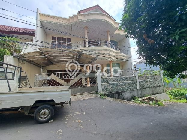 Siap Huni Rumah Mewah 6 Kamar di Banyumanik Dekat ke Mana Saja Siap Huni Rumah Mewah 6 Kamar di Banyumanik Dekat ke Mana Saja