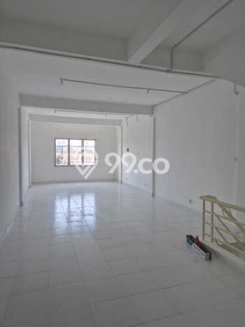 Ruko di Sawahan, Luas 216m2m², For Rent, Kawasan Bisnis, Siap Untuk Dihuni Ruko di Sawahan, Luas 216m2m², For Rent, Kawasan Bisnis, Siap Untuk Dihuni