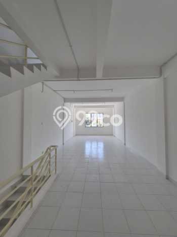Ruko di Sawahan, Luas 216m2m², For Rent, Kawasan Bisnis, Siap Untuk Dihuni Ruko di Sawahan, Luas 216m2m², For Rent, Kawasan Bisnis, Siap Untuk Dihuni