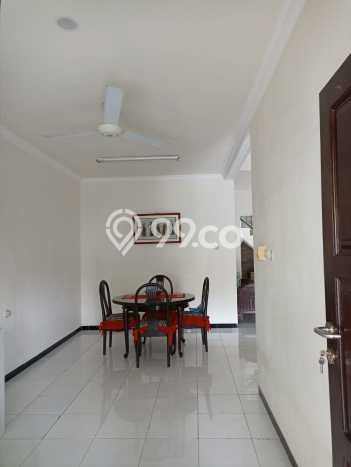 Rumah Modern 2 Kamar LT 150m2 di Wadungasri Rumah Modern 2 Kamar LT 150m2 di Wadungasri