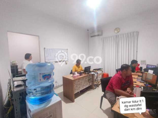 Rumah Siap Huni LT 250m2m² / LB 310m2m² di Lokasi Premium Sukolilo, Surabaya Rumah Siap Huni LT 250m2m² / LB 310m2m² di Lokasi Premium Sukolilo, Surabaya
