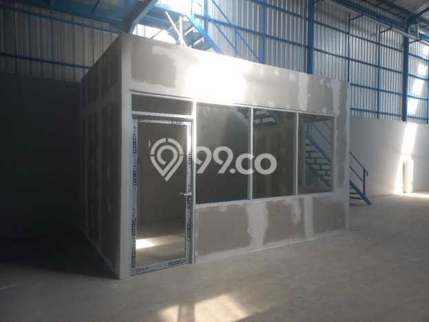 Disewakan Gudang di Manukan, Luas 299m2m², Pusat Niaga Disewakan Gudang di Manukan, Luas 299m2m², Pusat Niaga