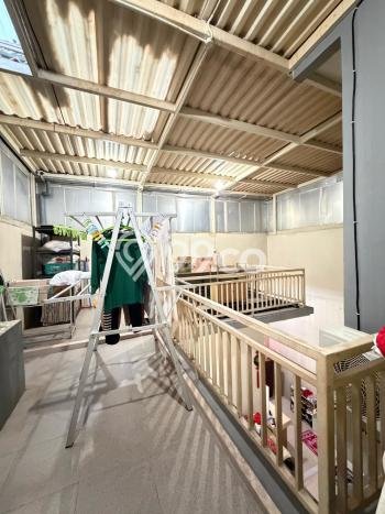 Rumah Luxury Modern Siap Huni di Pakuwon City Surabaya Rumah Luxury Modern Siap Huni di Pakuwon City Surabaya