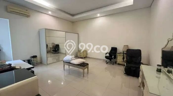 Best Deal Hunian Premium Ideal dan Luas di Dukuh Pakis, Surabaya Best Deal Hunian Premium Ideal dan Luas di Dukuh Pakis, Surabaya