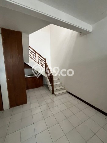 Rumah Modern 3 Kamar LT 78m2 di Pakuwon City Rumah Modern 3 Kamar LT 78m2 di Pakuwon City
