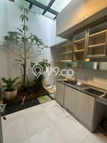 Hunian Mewah LB 230m2 Siap Pakai Desain Elegan di Pakuwon City, Surabaya Hunian Mewah LB 230m2 Siap Pakai Desain Elegan di Pakuwon City, Surabaya