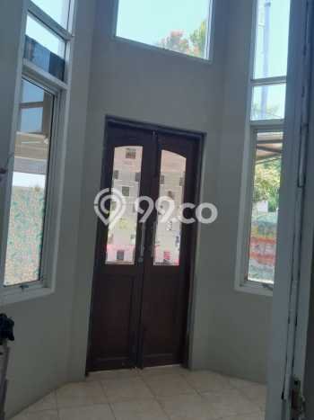 Disewakan! Rumah 3 Kamar Tidur &
2 Kamar Mandi di Kedungmundu, Semarang Disewakan! Rumah 3 Kamar Tidur &
2 Kamar Mandi di Kedungmundu, Semarang