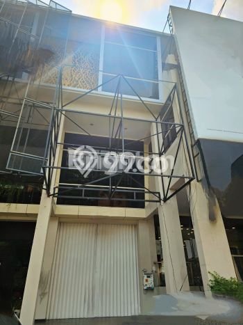 Ruko bagus disewakan di Ngaliyan Semarang dengan LB 216m2 harga sewa terbaik Ruko bagus disewakan di Ngaliyan Semarang dengan LB 216m2 harga sewa terbaik