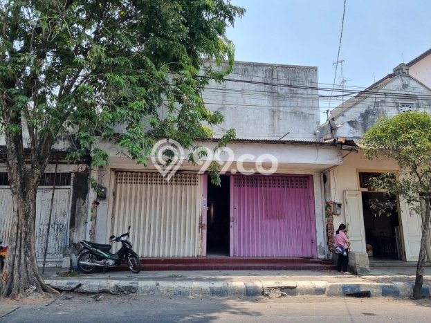 Ruko Dijual di Jombang LT 843m2, LB 465m2 untuk Investasi Ruko Dijual di Jombang LT 843m2, LB 465m2 untuk Investasi