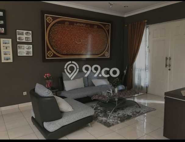 Jual Rumah Mewah Elegan Dengan View Eksklusif di Kota Wisata, Jakarta Timur Jual Rumah Mewah Elegan Dengan View Eksklusif di Kota Wisata, Jakarta Timur