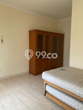 Rumah Elit Modern Tanpa Renovasi di Kota Wisata Jakarta Timur Rumah Elit Modern Tanpa Renovasi di Kota Wisata Jakarta Timur