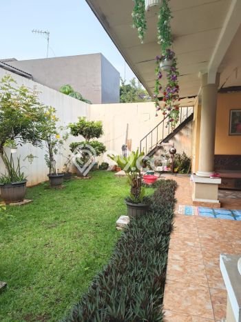 Rumah Luxury Modern Tanpa Renovasi di Kota Wisata Jakarta Timur Rumah Luxury Modern Tanpa Renovasi di Kota Wisata Jakarta Timur