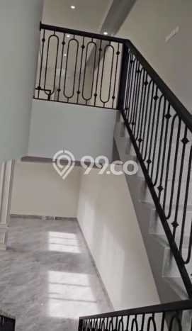 Ready to Use! Luxury House LT 300m2 Desain Modern di Kota Wisata Ready to Use! Luxury House LT 300m2 Desain Modern di Kota Wisata
