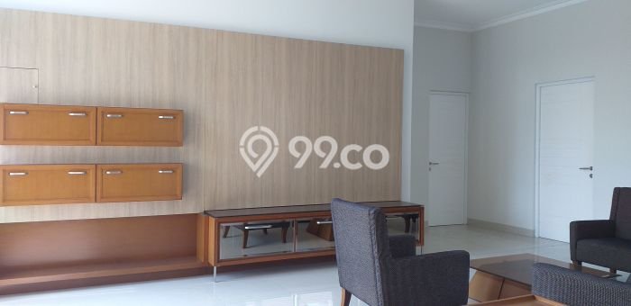 Rumah Elit Modern Tanpa Renovasi di Kota Wisata Jakarta Timur Rumah Elit Modern Tanpa Renovasi di Kota Wisata Jakarta Timur