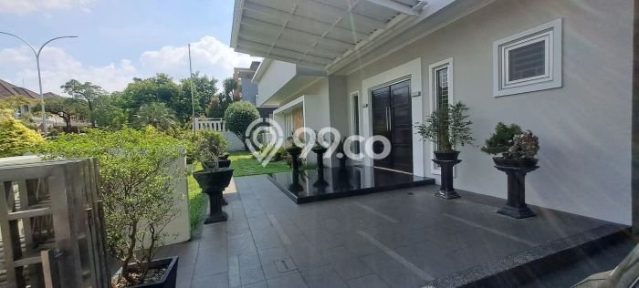 Jual Rumah Mewah Megah Dengan View Cantik di Kota Wisata, Jakarta Timur Jual Rumah Mewah Megah Dengan View Cantik di Kota Wisata, Jakarta Timur