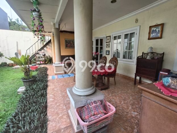 Rumah Luxury Modern Tanpa Renovasi di Kota Wisata Jakarta Timur Rumah Luxury Modern Tanpa Renovasi di Kota Wisata Jakarta Timur