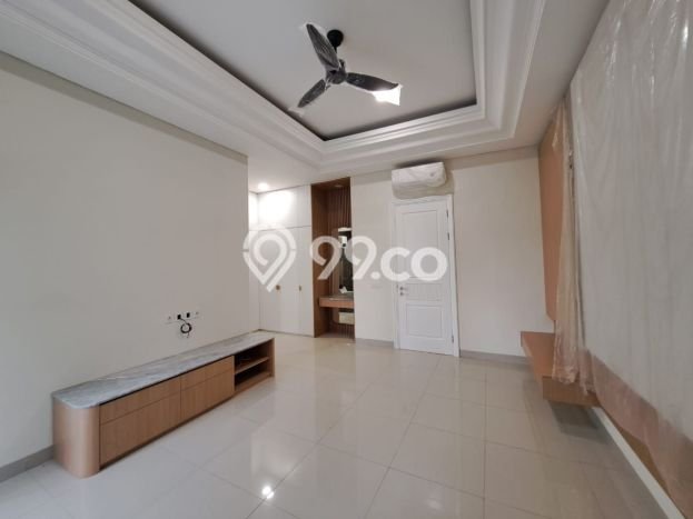 KESEMPATAN TERBAIK! Rumah di BSD City, 4 KT, Siap Huni, LT 250m² Bangunan 300m² KESEMPATAN TERBAIK! Rumah di BSD City, 4 KT, Siap Huni, LT 250m² Bangunan 300m²