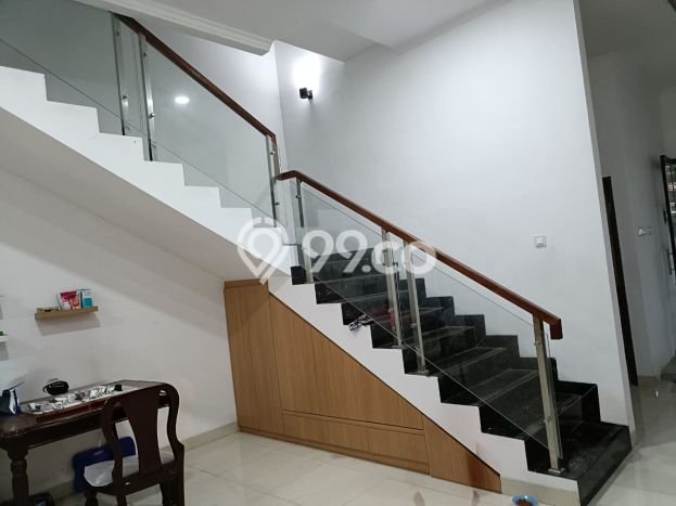 Jual Rumah Strategis Bagus Punya 4 KT di Serpong Utara Tangerang Selatan SHM Jual Rumah Strategis Bagus Punya 4 KT di Serpong Utara Tangerang Selatan SHM