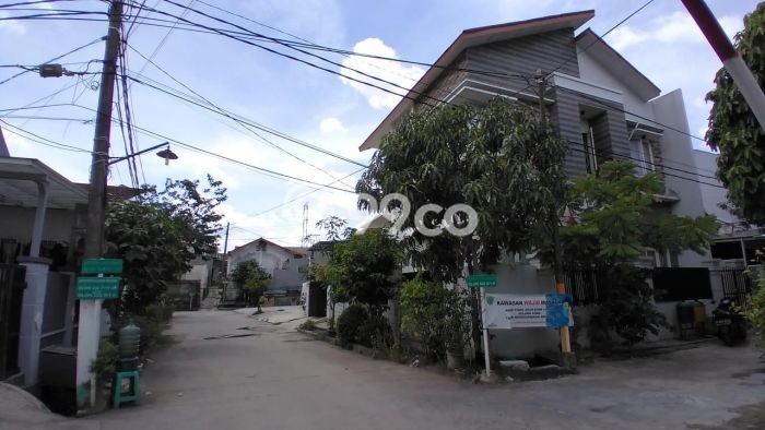 Rumah Strategis Modern Lb 217m2 di Bekasi Barat, Bekasi Rumah Strategis Modern Lb 217m2 di Bekasi Barat, Bekasi