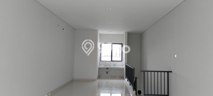 Unit Komersial Disewakan di Tangerang Area Strategis Harga Kompetitif Unit Komersial Disewakan di Tangerang Area Strategis Harga Kompetitif