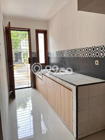 Jarang Ada! Rumah Sewa 3 Kamar Bagus Siap Huni Alam Sutera Jarang Ada! Rumah Sewa 3 Kamar Bagus Siap Huni Alam Sutera
