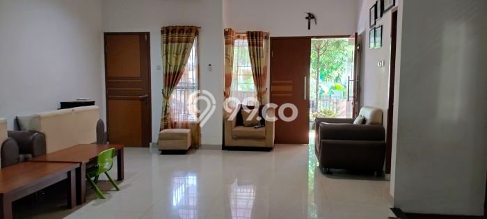 Rumah Strategis Minimalis Lb 180m2 di Serpong, Tangerang Selatan Rumah Strategis Minimalis Lb 180m2 di Serpong, Tangerang Selatan