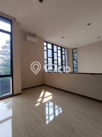 Rumah Mewah LB 400m2 Siap Huni Desain Elegan di BSD City, Tangerang Rumah Mewah LB 400m2 Siap Huni Desain Elegan di BSD City, Tangerang