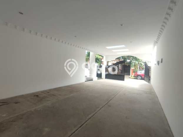 Hunian Mewah LB 600m2 Siap Pakai Desain Elegan di BSD Puspita Loka, Tangerang Hunian Mewah LB 600m2 Siap Pakai Desain Elegan di BSD Puspita Loka, Tangerang