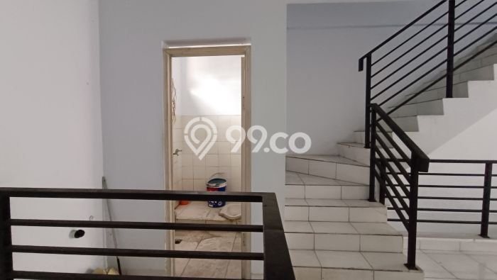 Ruko Dijual di Jakarta Selatan LT 133m2 & LB 255m2 Lokasi Terbaik! Ruko Dijual di Jakarta Selatan LT 133m2 & LB 255m2 Lokasi Terbaik!