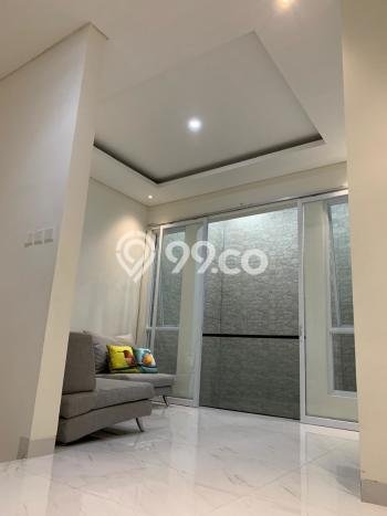 Disewakan! Rumah 5 Kamar Tidur &
2 Kamar Mandi di Gading Serpong, Tangerang Disewakan! Rumah 5 Kamar Tidur &
2 Kamar Mandi di Gading Serpong, Tangerang