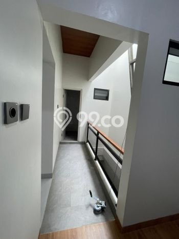 For Sale Hunian Rumah Terawat 4 KT di BSD Sevilla, Tangerang For Sale Hunian Rumah Terawat 4 KT di BSD Sevilla, Tangerang