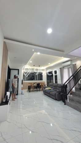 Ready to Use! Luxury House LT 180m2 Desain Modern di BSD Griya Loka Ready to Use! Luxury House LT 180m2 Desain Modern di BSD Griya Loka