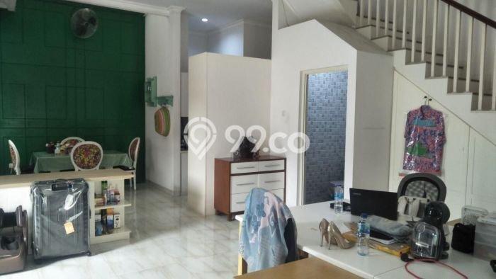 Rumah Strategis Modern Lb 217m2 di Bekasi Barat, Bekasi Rumah Strategis Modern Lb 217m2 di Bekasi Barat, Bekasi