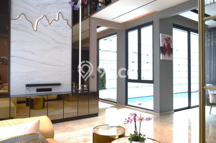 Rumah Mewah LB 500m2 Siap Huni Desain Elegan di BSD, Tangerang Rumah Mewah LB 500m2 Siap Huni Desain Elegan di BSD, Tangerang