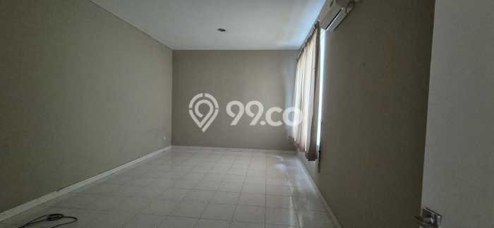 BEST DEAL! Rumah di Villa Melati Mas, 3 KT, Dekat Fasilitas Umum, Luas 240m² LB 150m² BEST DEAL! Rumah di Villa Melati Mas, 3 KT, Dekat Fasilitas Umum, Luas 240m² LB 150m²