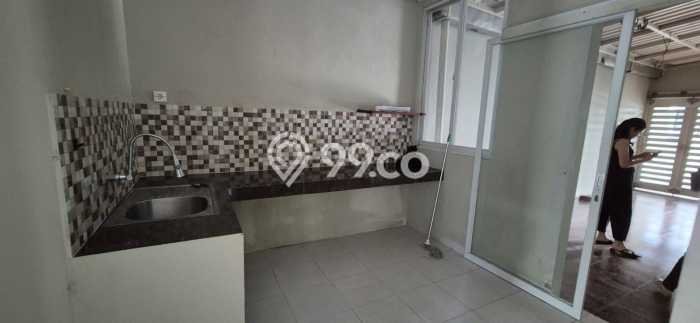 BEST DEAL! Rumah di Villa Melati Mas, 3 KT, Dekat Fasilitas Umum, Luas 240m² LB 150m² BEST DEAL! Rumah di Villa Melati Mas, 3 KT, Dekat Fasilitas Umum, Luas 240m² LB 150m²