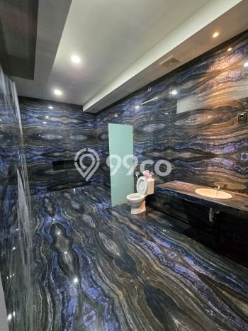 Ruko Dijual di Jakarta Barat LT 199m2 & LB 900m2 Lokasi Terbaik! Ruko Dijual di Jakarta Barat LT 199m2 & LB 900m2 Lokasi Terbaik!