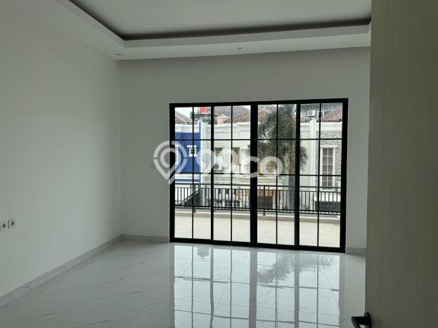 Dijual Rumah Mewah Megah Dengan View Eksklusif di Kalideres, Jakarta Barat Dijual Rumah Mewah Megah Dengan View Eksklusif di Kalideres, Jakarta Barat
