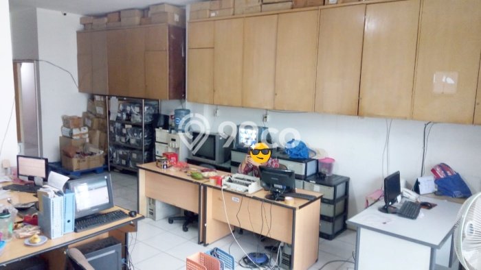 Ruko Dijual di Jakarta Pusat LT 128m2 & LB 264m2 Lokasi Terbaik! Ruko Dijual di Jakarta Pusat LT 128m2 & LB 264m2 Lokasi Terbaik!