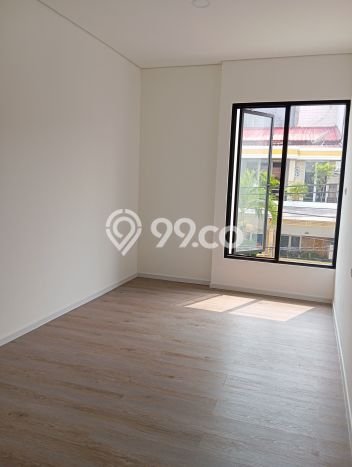 For Sale Rumah 3 Kamar Lokasi Ideal Bagus dan Strategis di Kelapa Gading For Sale Rumah 3 Kamar Lokasi Ideal Bagus dan Strategis di Kelapa Gading