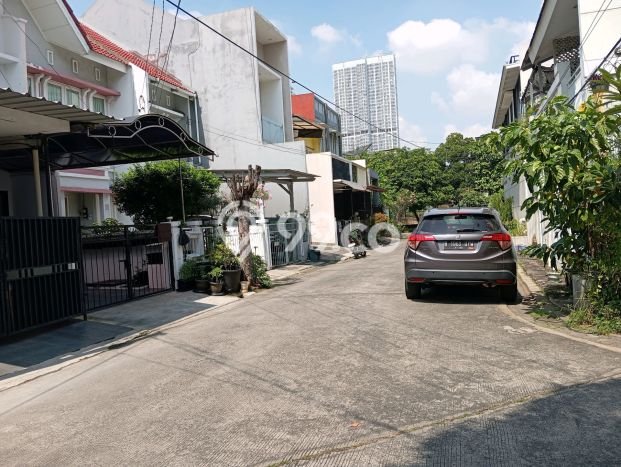 Jual Rumah Strategis Bagus Punya 3 KT di Kelapa Gading Jakarta Utara SHM Jual Rumah Strategis Bagus Punya 3 KT di Kelapa Gading Jakarta Utara SHM