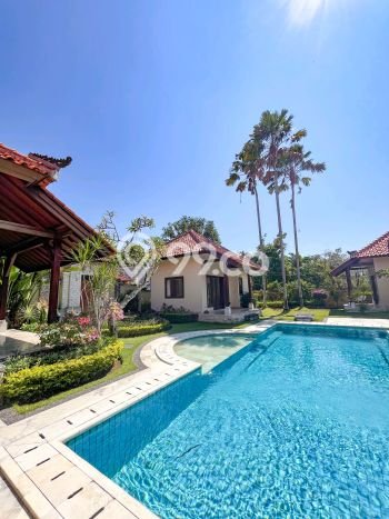 Vila Kawasan , Luas 929m2m², Ideal untuk beragam keperluan Vila Kawasan , Luas 929m2m², Ideal untuk beragam keperluan