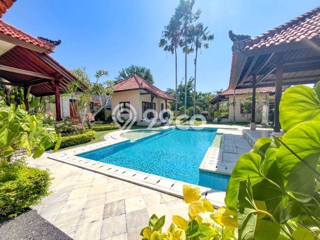 Vila Kawasan , Luas 929m2m², Ideal untuk beragam keperluan Vila Kawasan , Luas 929m2m², Ideal untuk beragam keperluan